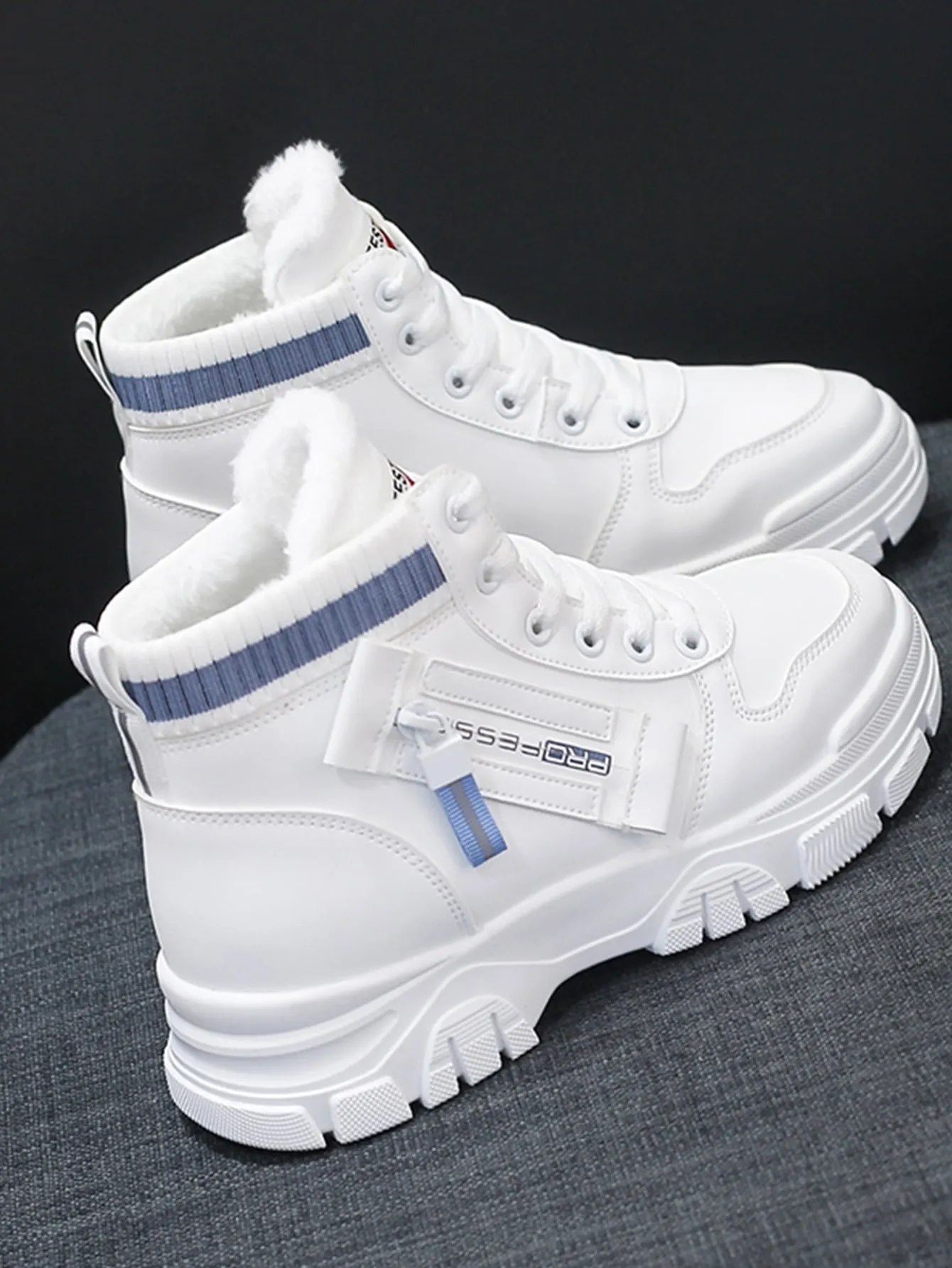 Striped Pattern Letter Patch Decor Lace-up Front Thermal Lined Snow Boots