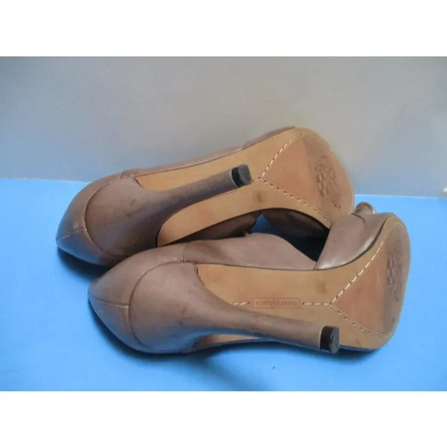 Vince Camuto Taupe Black Patent Leather Almond Toe Pumps Size Us